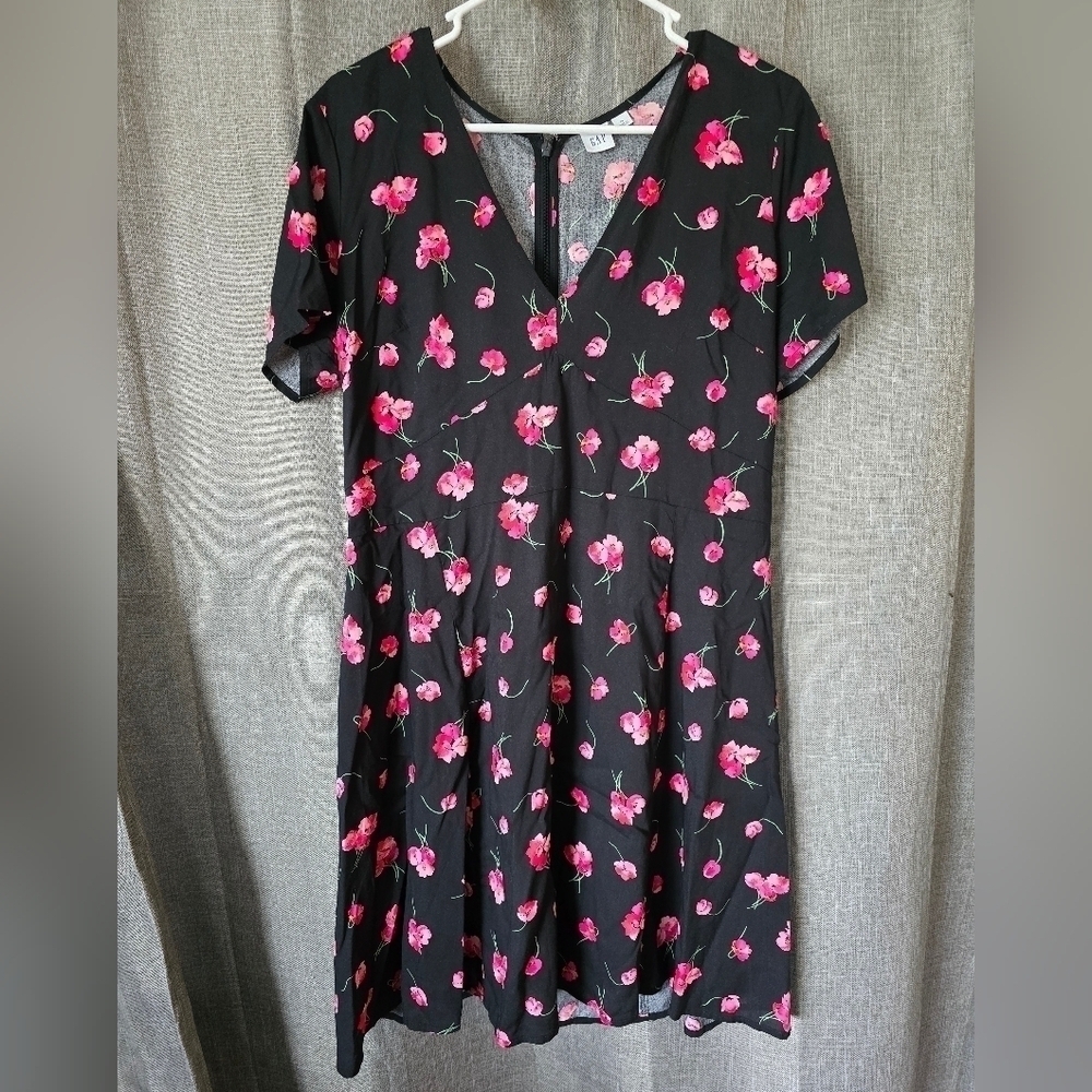 Gap Floral Fit & Flare Dress in Rayon Black Size 14 V Neck Knee Length
